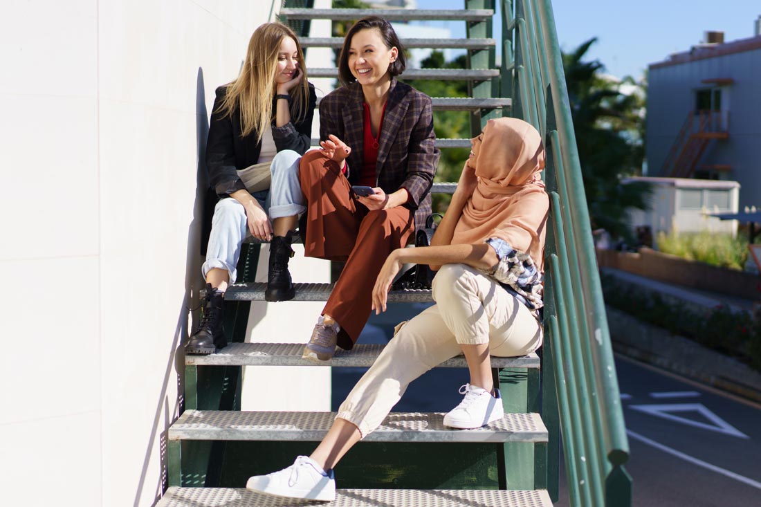 7 Key Qualities Of A Charismatic Personality & How To Achieve Them