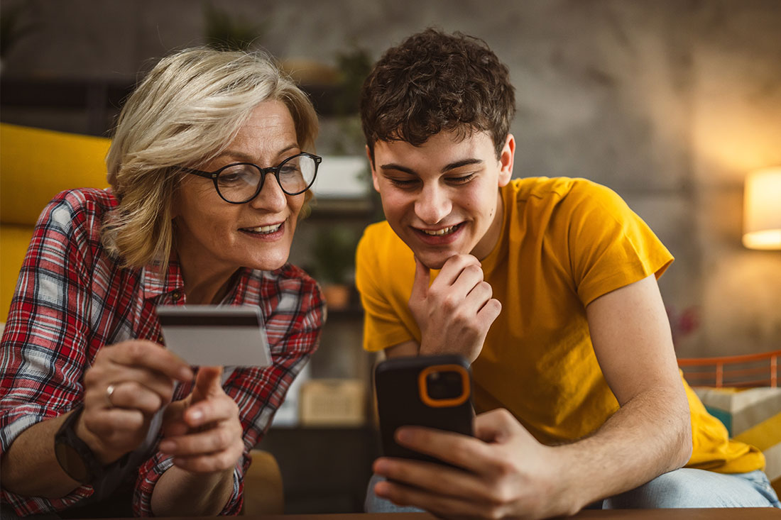 How to Help Your Teen Build Good Credit