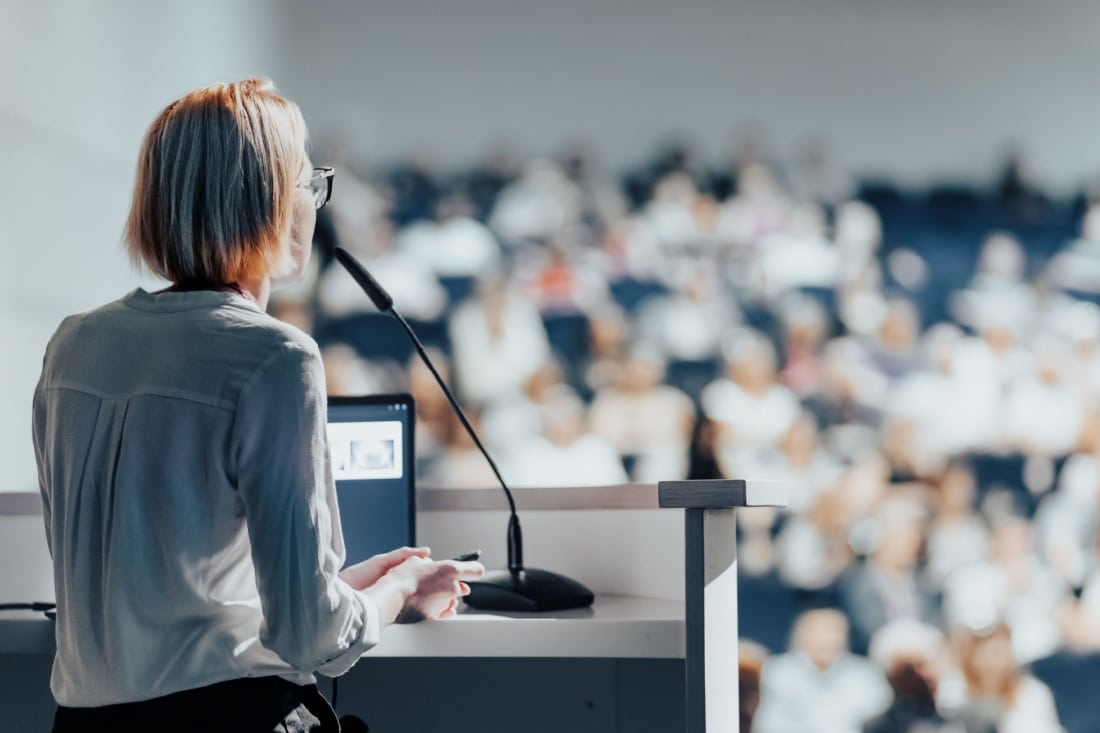 How to Write a Keynote Speech That Captivates and Inspires
